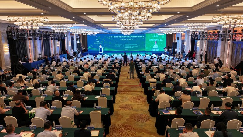 工程塑料与金属材料：性能对比与应用解析
